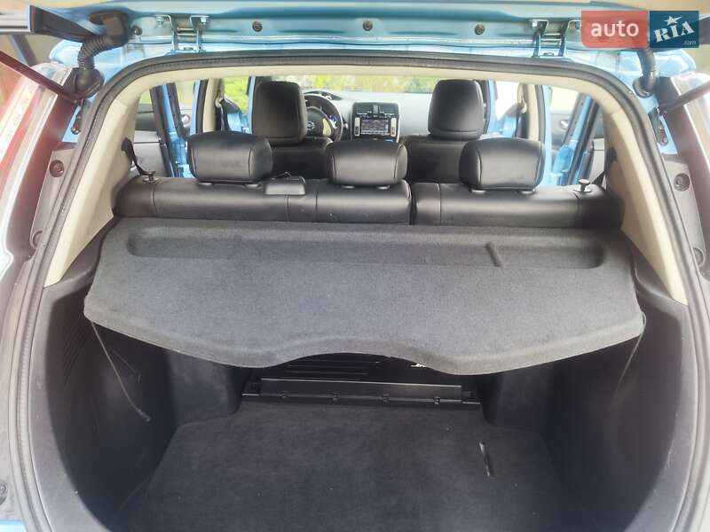 Хэтчбек Nissan Leaf 2016 в Львове