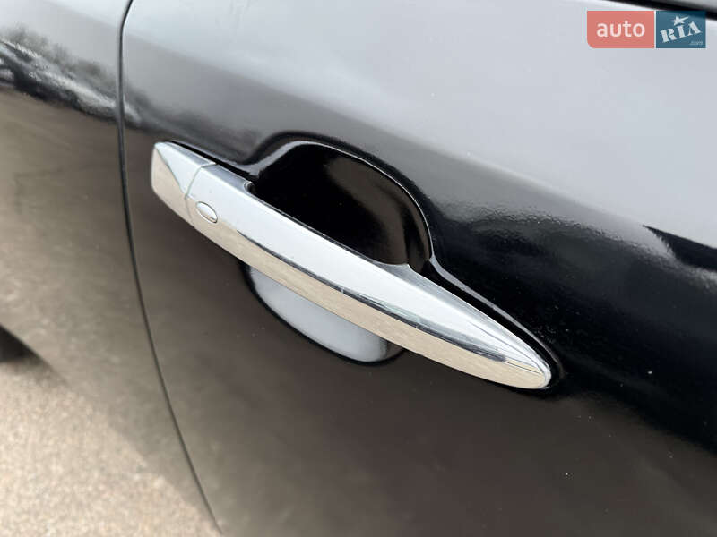 Хетчбек Nissan Leaf 2015 в Києві