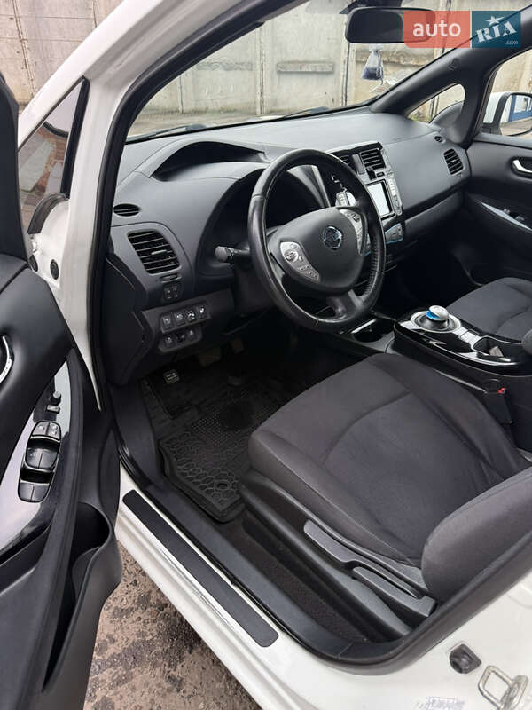 Хэтчбек Nissan Leaf 2014 в Сумах