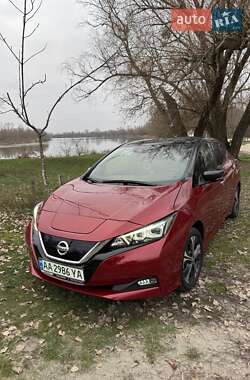 Хэтчбек Nissan Leaf 2021 в Киеве
