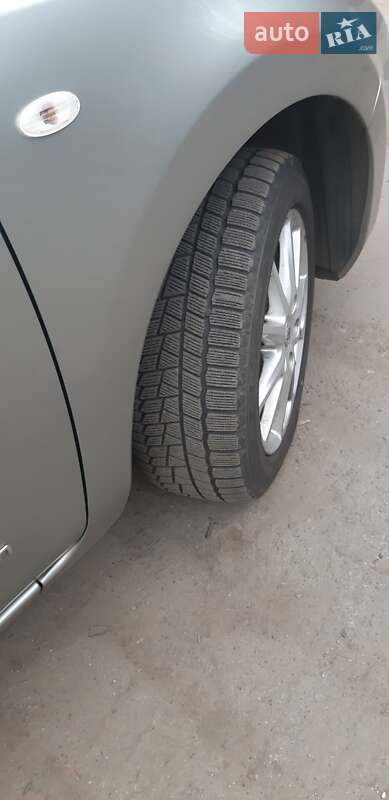 Хетчбек Nissan Leaf 2015 в Луцьку