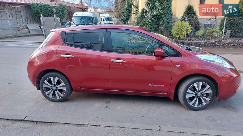 Хэтчбек Nissan Leaf 2015 в Фастове