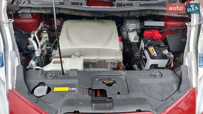 Хэтчбек Nissan Leaf 2015 в Фастове