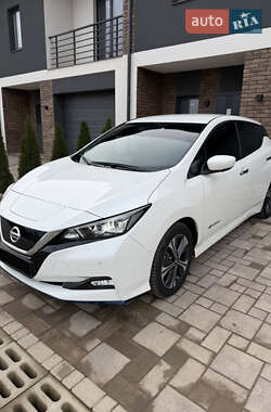 Хетчбек Nissan Leaf 2019 в Чернівцях