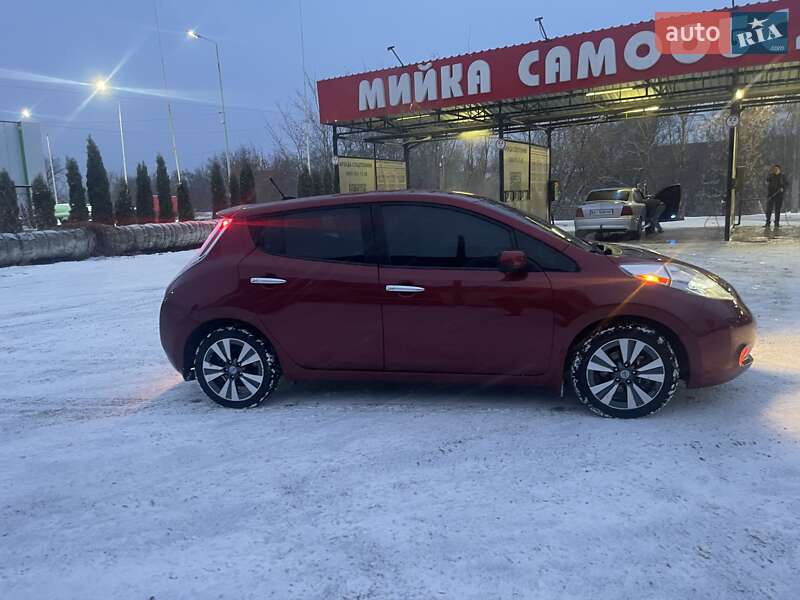 Хетчбек Nissan Leaf 2013 в Сумах фото 5 Хетчбек Nissan Leaf 2013 в Сумах