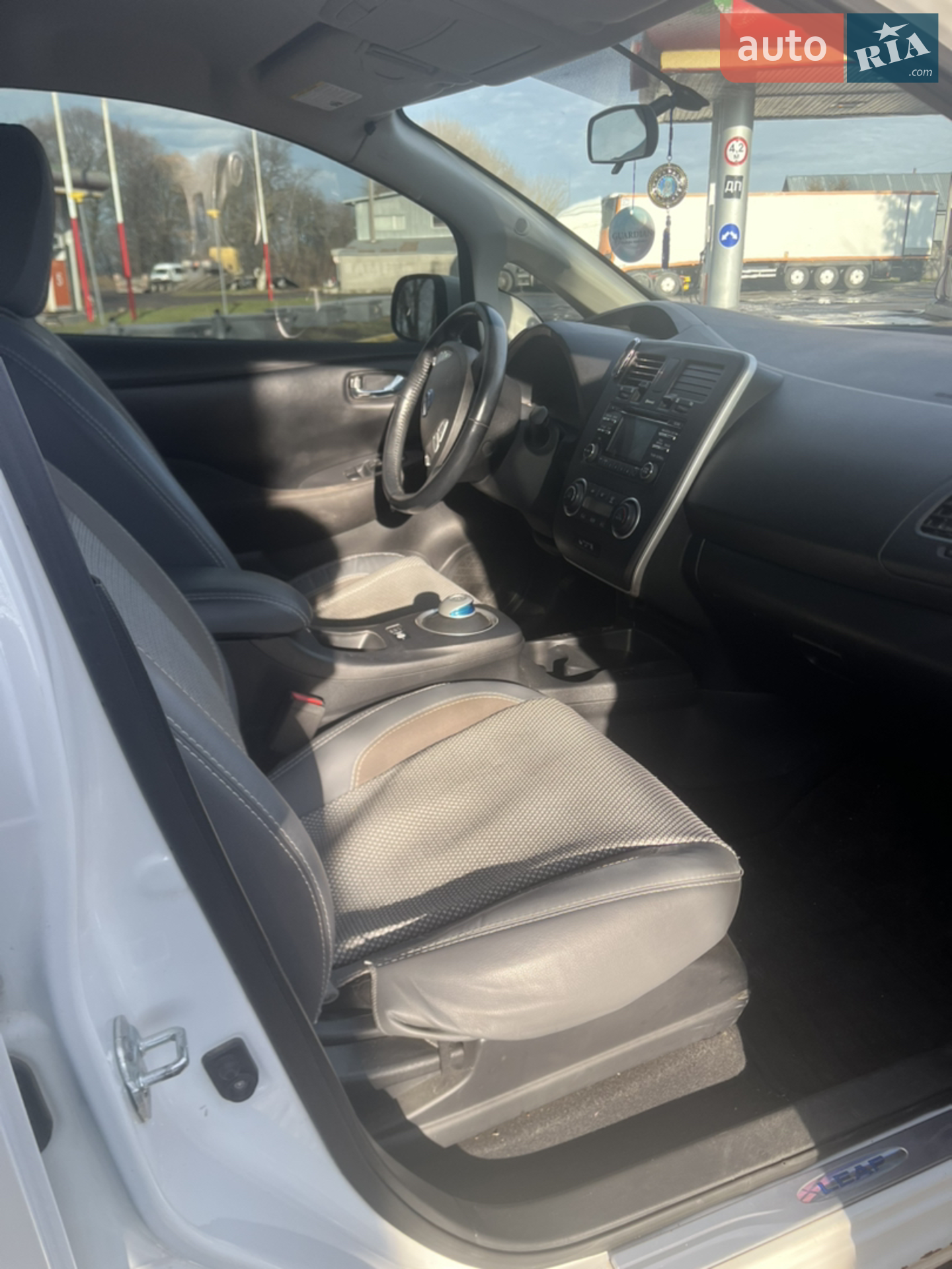 2015 Nissan Leaf - мініатюра 16