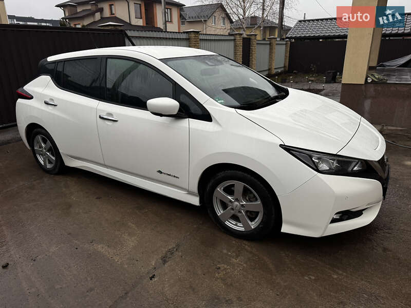 Хэтчбек Nissan Leaf 2018 в Киеве