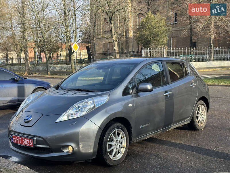 Хэтчбек Nissan Leaf 2017 в Николаеве