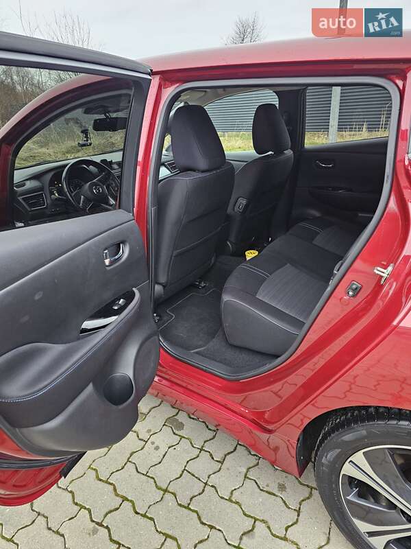 Хэтчбек Nissan Leaf 2018 в Стрые