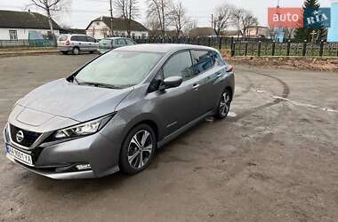 Хэтчбек Nissan Leaf 2019 в Малине