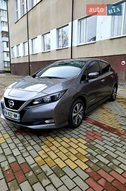 Хэтчбек Nissan Leaf 2019 в Звягеле