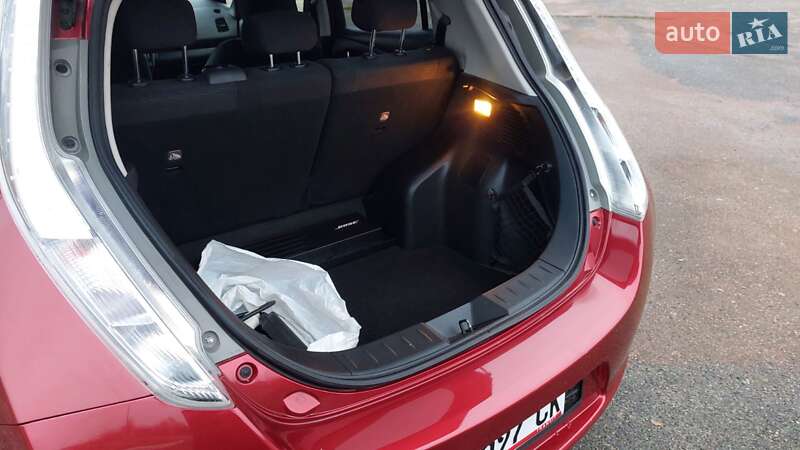 Хэтчбек Nissan Leaf 2015 в Фастове