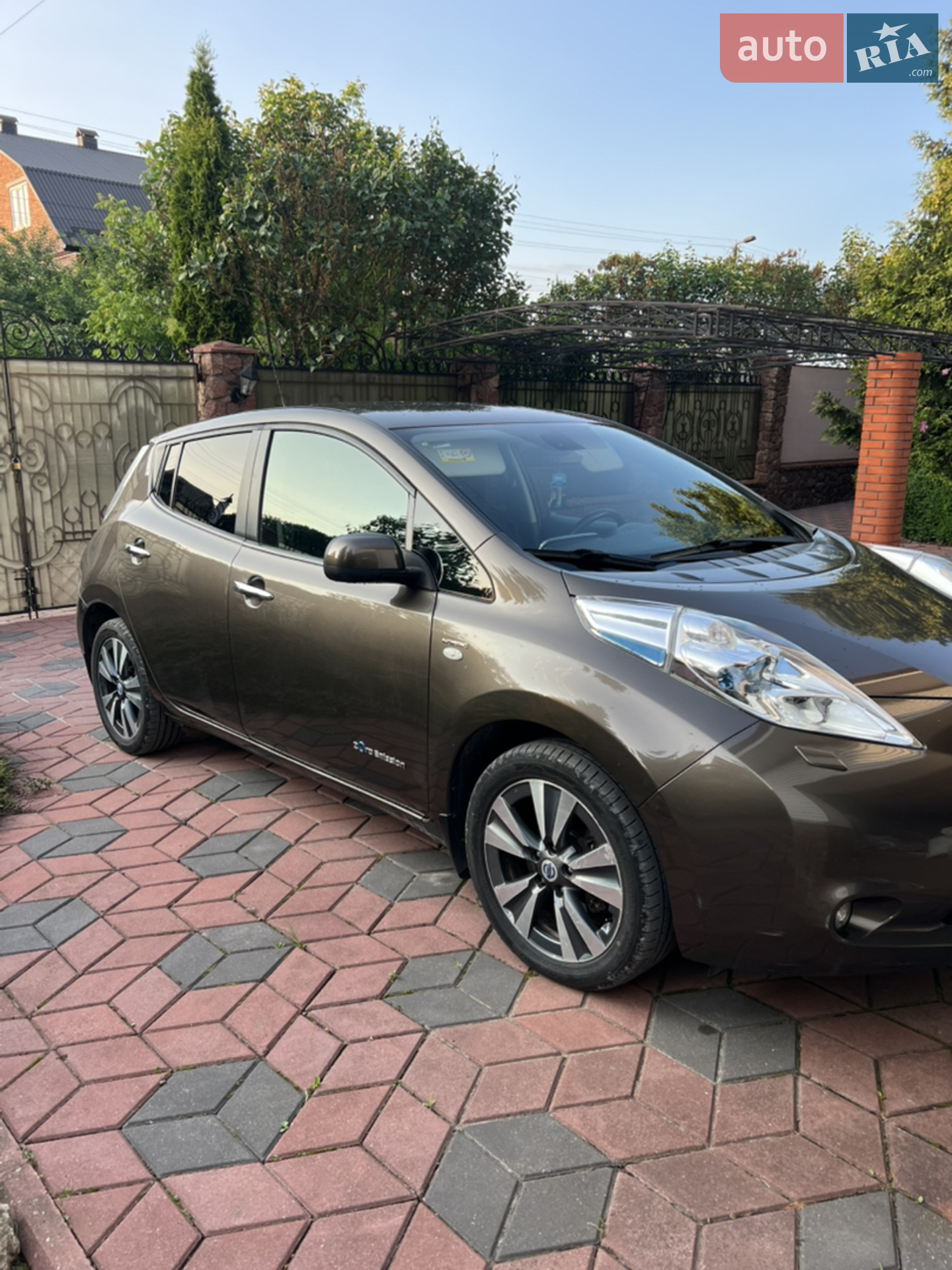 2017 Nissan Leaf - мініатюра 10