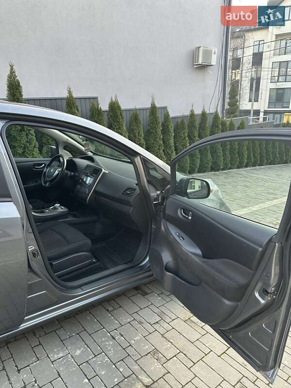 Хэтчбек Nissan Leaf 2015 в Черновцах