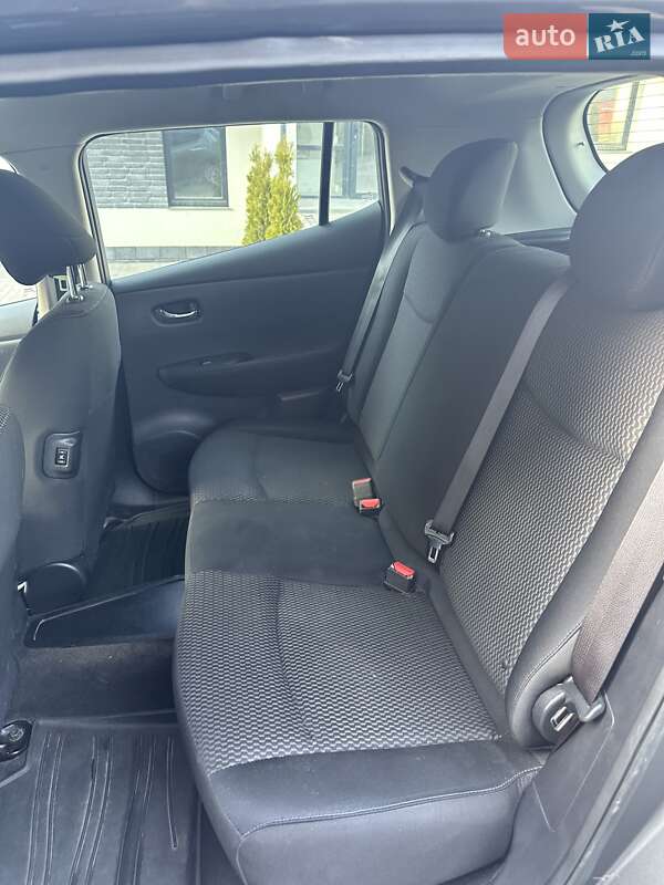 Хэтчбек Nissan Leaf 2015 в Черновцах