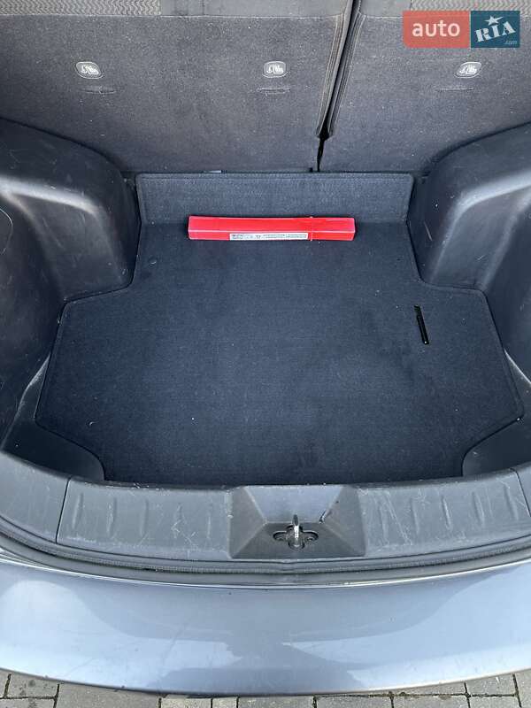 Хэтчбек Nissan Leaf 2015 в Черновцах