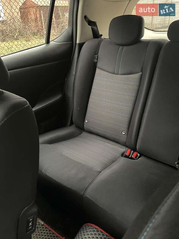 Хэтчбек Nissan Leaf 2018 в Полтаве