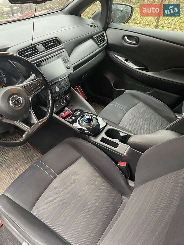 Хэтчбек Nissan Leaf 2018 в Полтаве
