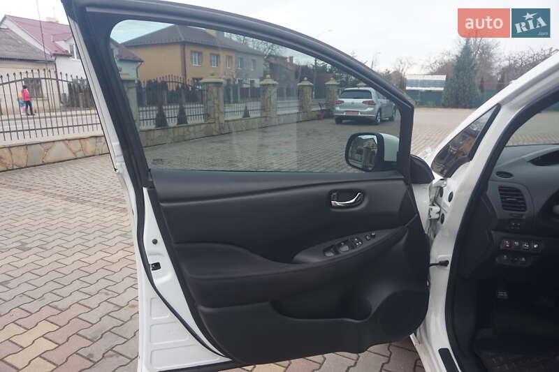 Хетчбек Nissan Leaf 2013 в Самборі фото 28 Хетчбек Nissan Leaf 2013 в Самборі