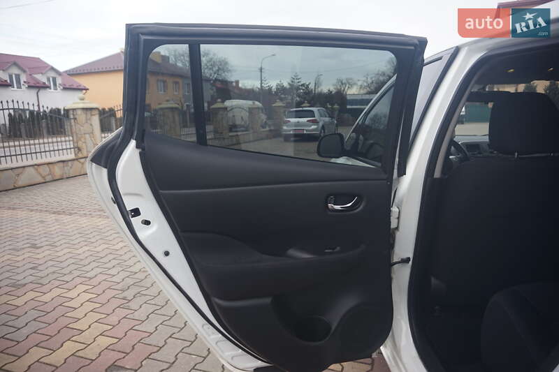 Хетчбек Nissan Leaf 2013 в Самборі фото 48 Хетчбек Nissan Leaf 2013 в Самборі