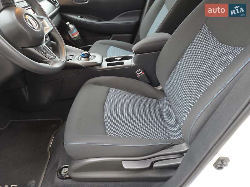 Хетчбек Nissan Leaf 2022 в Одесі