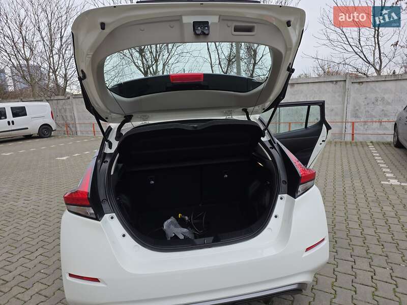 Хетчбек Nissan Leaf 2022 в Одесі