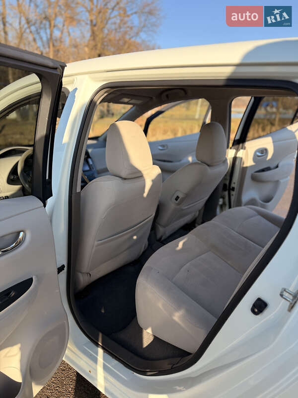 Хетчбек Nissan Leaf 2013 в Калуші фото 18 Хетчбек Nissan Leaf 2013 в Калуші
