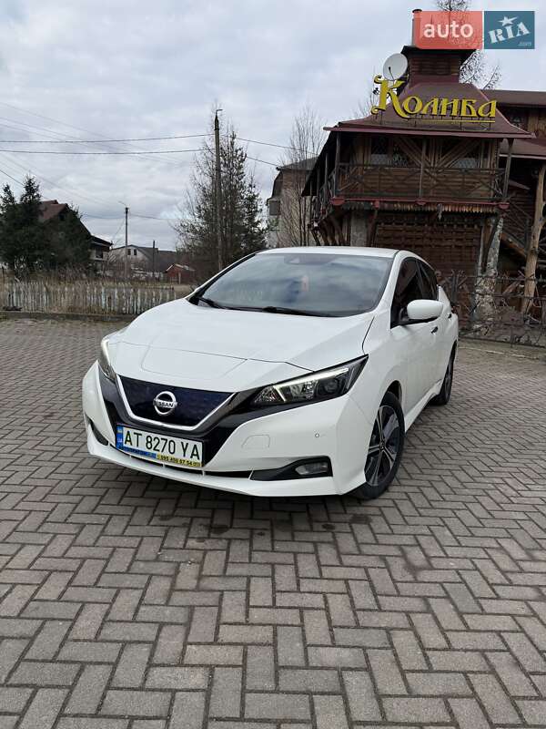 Хетчбек Nissan Leaf 2020 в Долині