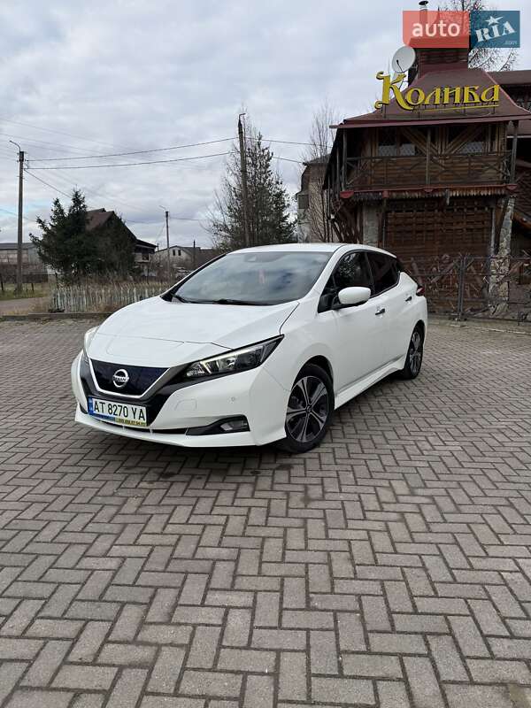 Хетчбек Nissan Leaf 2020 в Долині