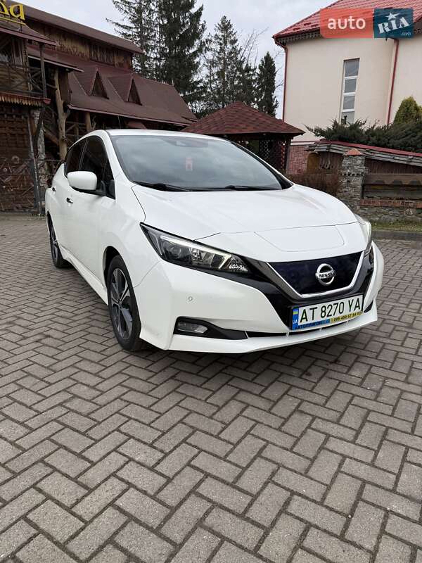 Хетчбек Nissan Leaf 2020 в Долині