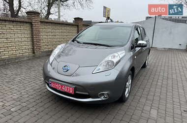 Хэтчбек Nissan Leaf 2015 в Черновцах