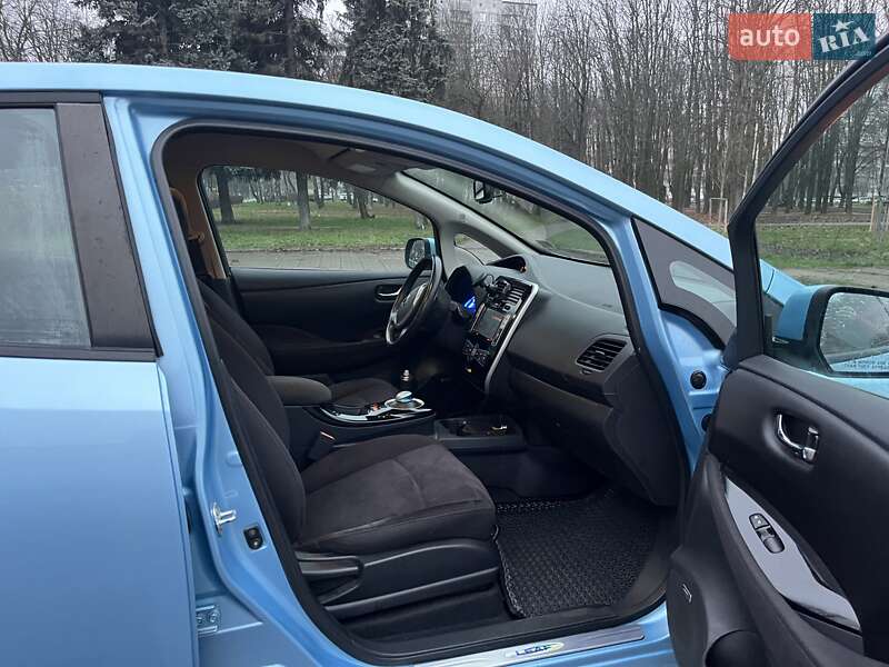Хэтчбек Nissan Leaf 2014 в Киеве