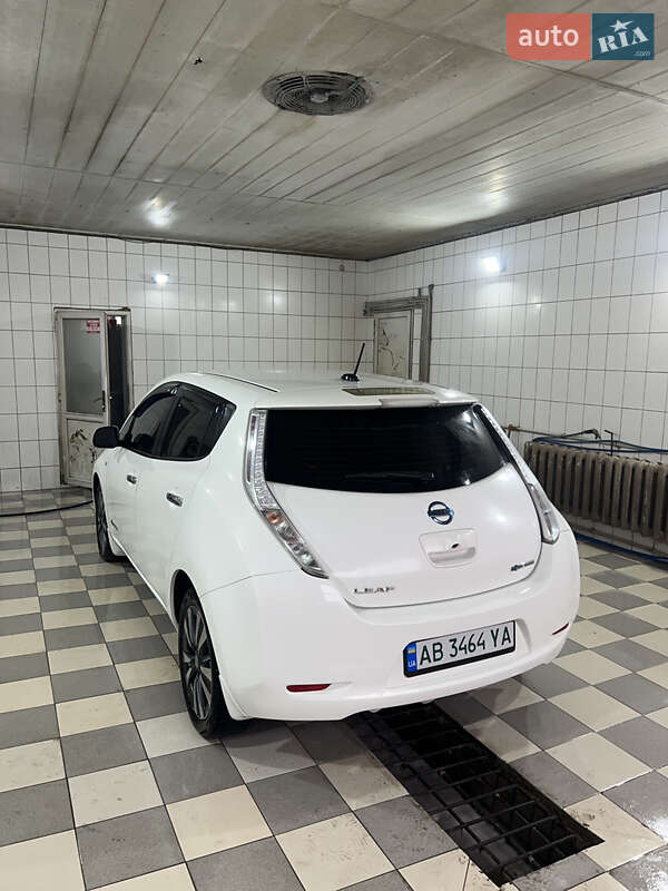 Хетчбек Nissan Leaf 2016 в Ямполі фото 4 Хетчбек Nissan Leaf 2016 в Ямполі