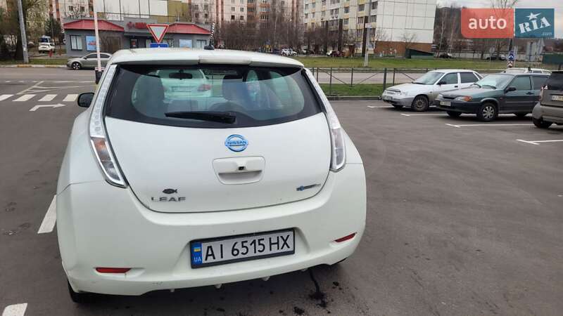 Хэтчбек Nissan Leaf 2015 в Обухове