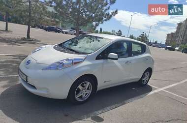Хэтчбек Nissan Leaf 2015 в Николаеве