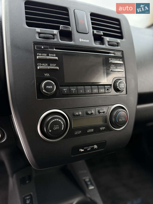 Хетчбек Nissan Leaf 2013 в Запоріжжі фото 11 Хетчбек Nissan Leaf 2013 в Запоріжжі