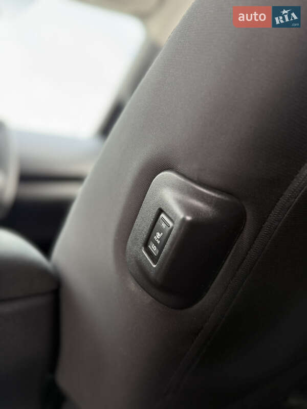 Хетчбек Nissan Leaf 2013 в Запоріжжі фото 16 Хетчбек Nissan Leaf 2013 в Запоріжжі