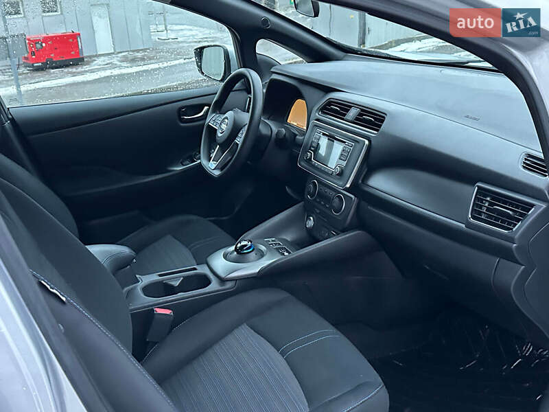 Хэтчбек Nissan Leaf 2018 в Тернополе