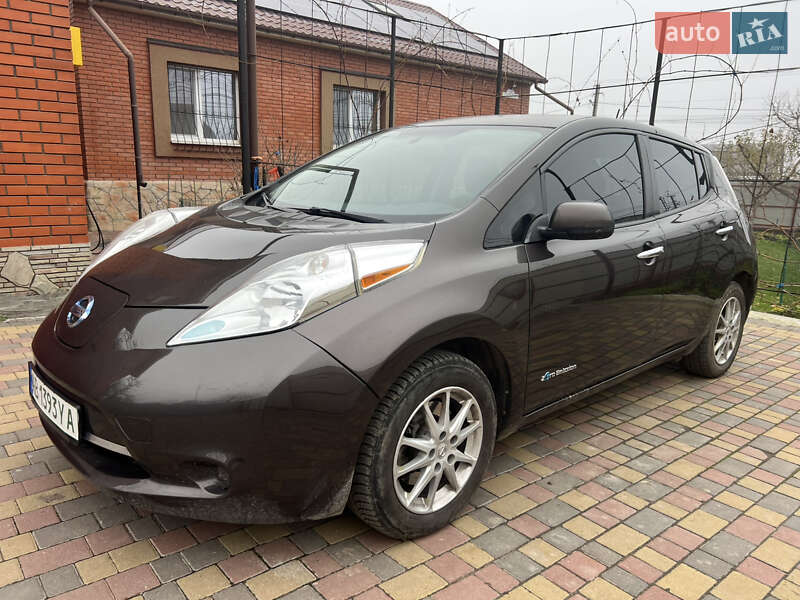 Хэтчбек Nissan Leaf 2015 в Виннице