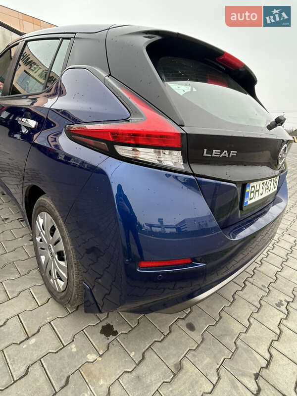 Хетчбек Nissan Leaf 2024 в Одесі