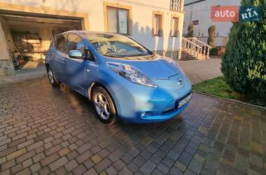 Хетчбек Nissan Leaf 2012 в Чернівцях