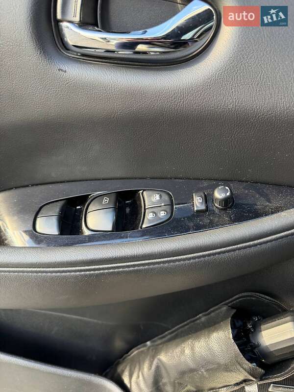 Хэтчбек Nissan Leaf 2014 в Днепре