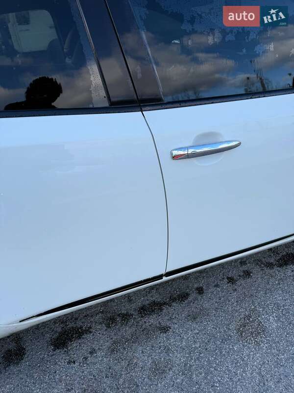 Хэтчбек Nissan Leaf 2014 в Днепре