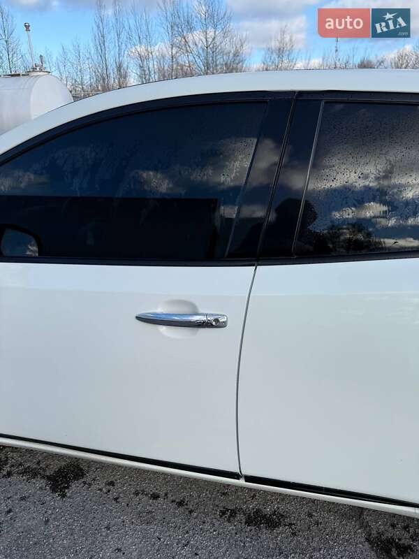 Хэтчбек Nissan Leaf 2014 в Днепре