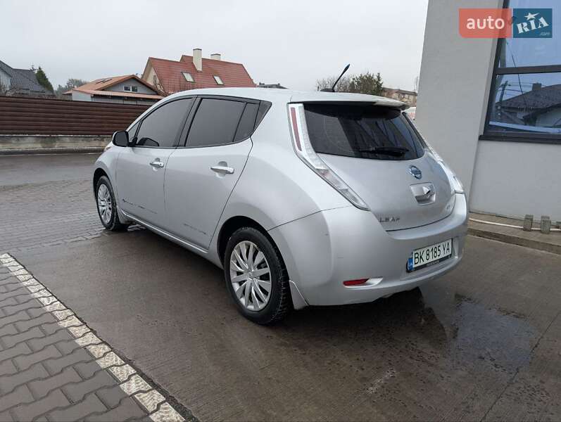 Хетчбек Nissan Leaf 2014 в Рівному