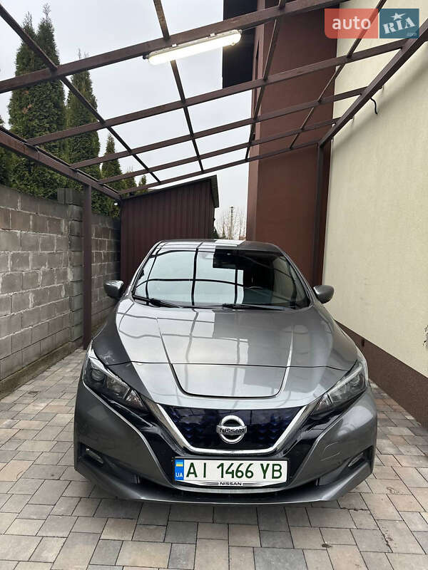 Хетчбек Nissan Leaf 2019 в Києві фото Хетчбек Nissan Leaf 2019 в Києві