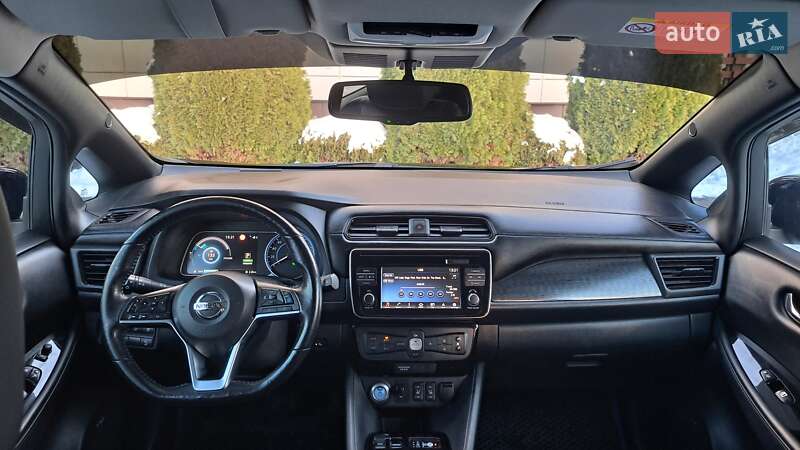 Хетчбек Nissan Leaf 2018 в Дніпрі