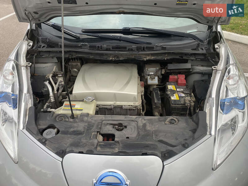 Хэтчбек Nissan Leaf 2016 в Житомире фото 7 Хэтчбек Nissan Leaf 2016 в Житомире