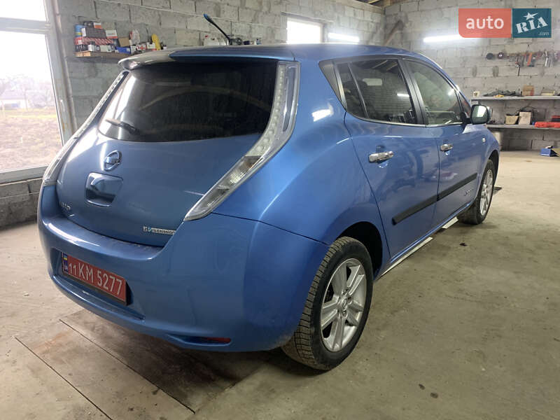 Хэтчбек Nissan Leaf 2011 в Львове