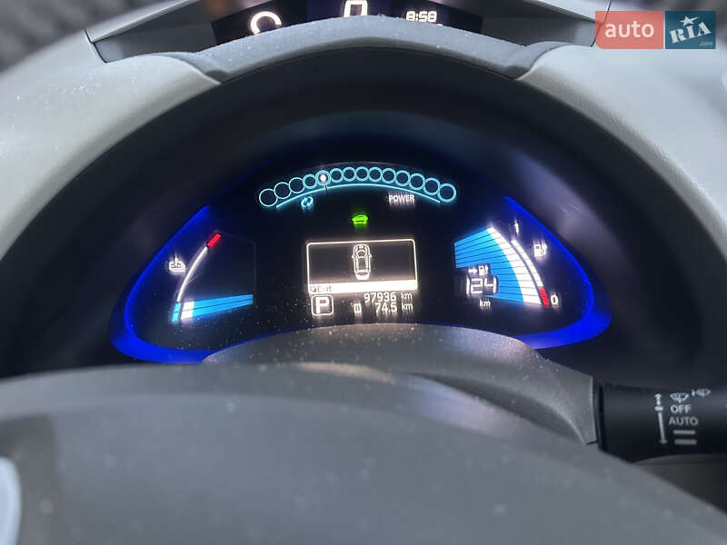 Хэтчбек Nissan Leaf 2011 в Львове